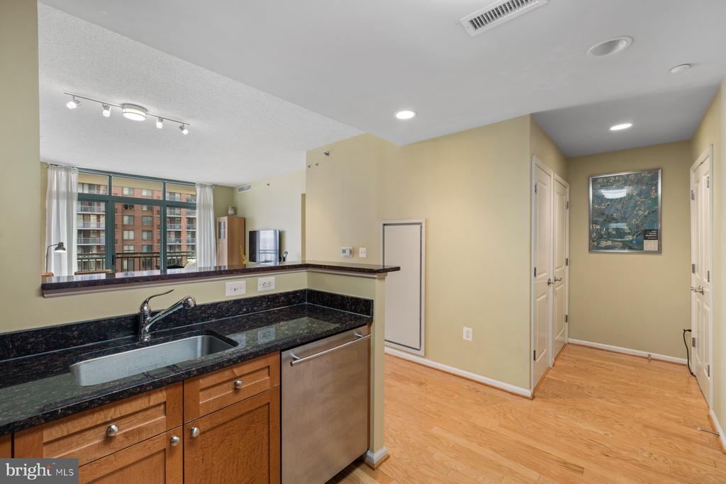 11700 OLD GEORGETOWN ROAD Unit: 806