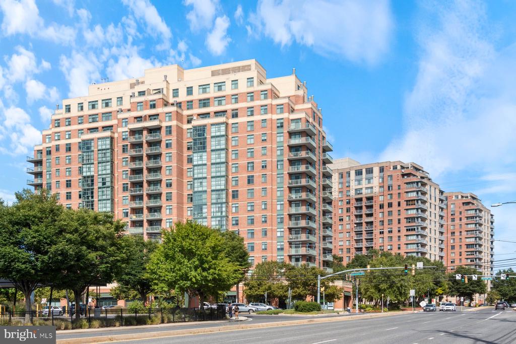 11700 OLD GEORGETOWN ROAD Unit: 806