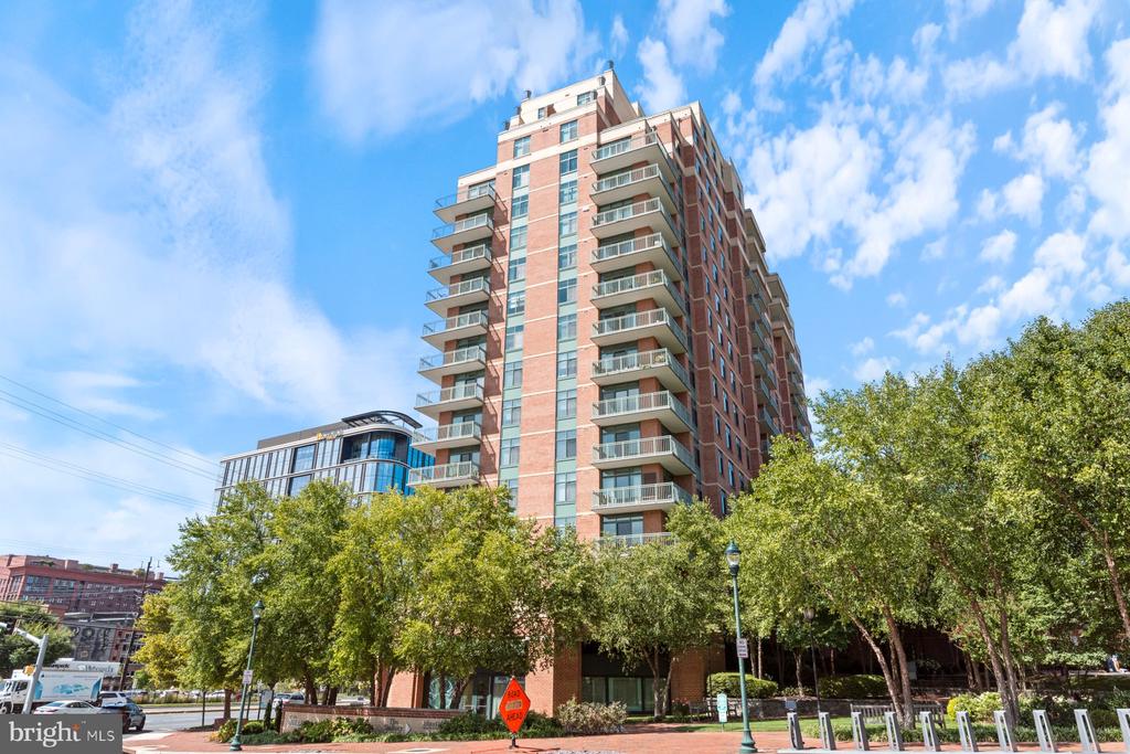 11700 OLD GEORGETOWN ROAD Unit: 806