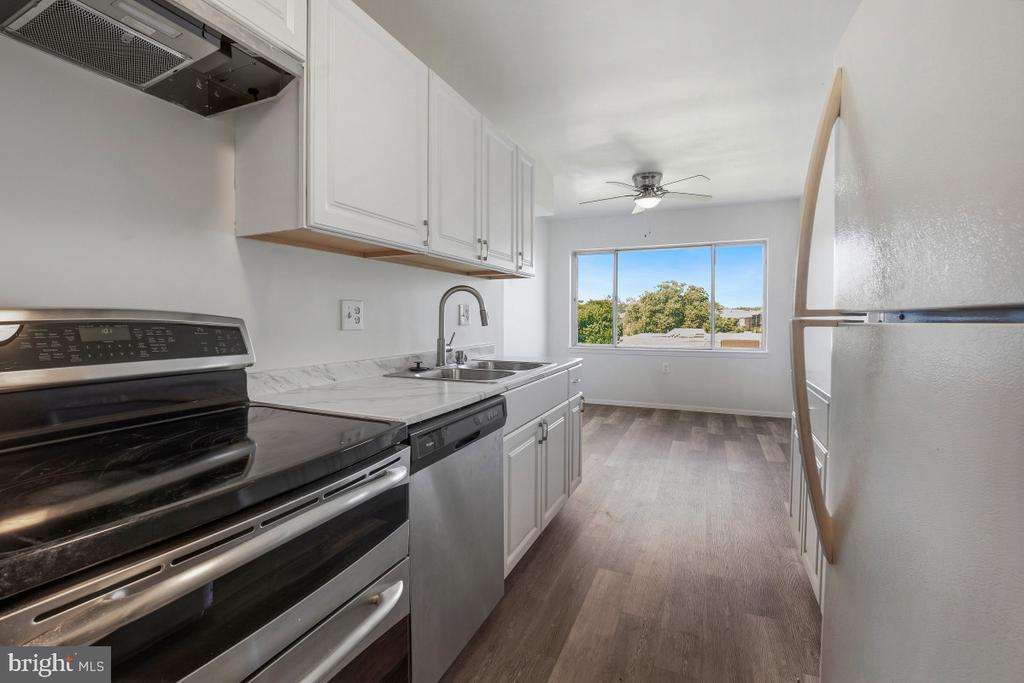 454 GIRARD STREET Unit: 373