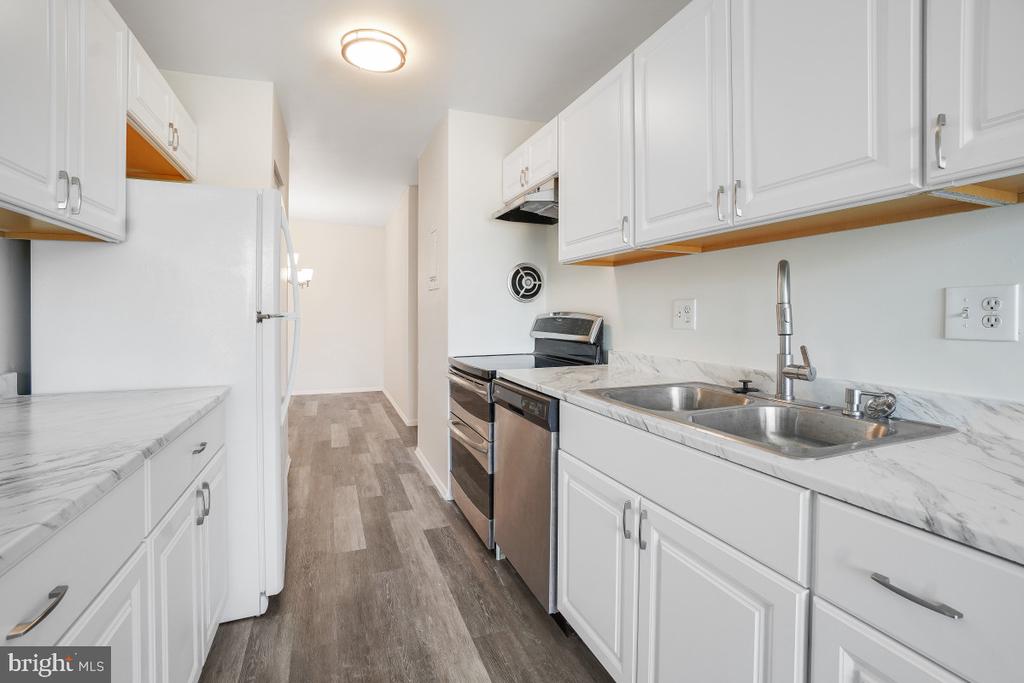 454 GIRARD STREET Unit: 373
