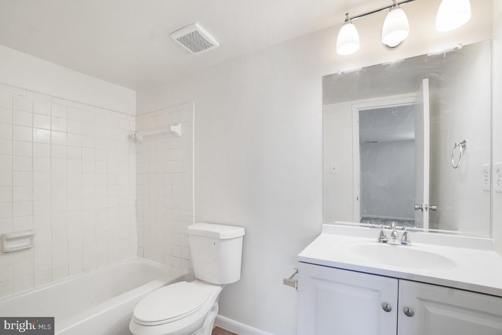 454 GIRARD STREET Unit: 373