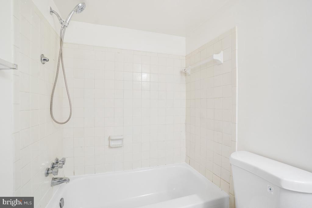 454 GIRARD STREET Unit: 373
