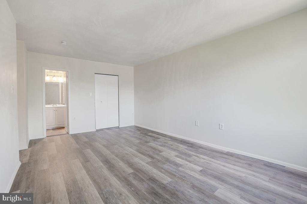 454 GIRARD STREET Unit: 373