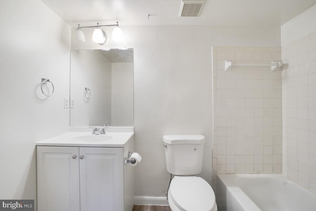 454 GIRARD STREET Unit: 373
