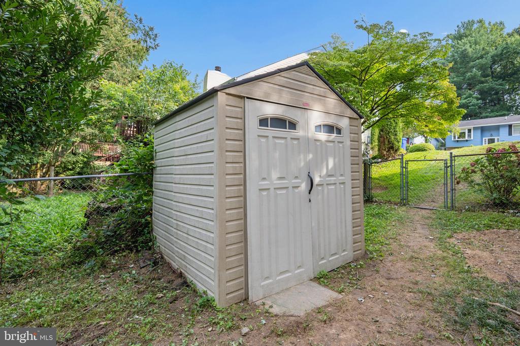 1106 ROSEMERE AVENUE