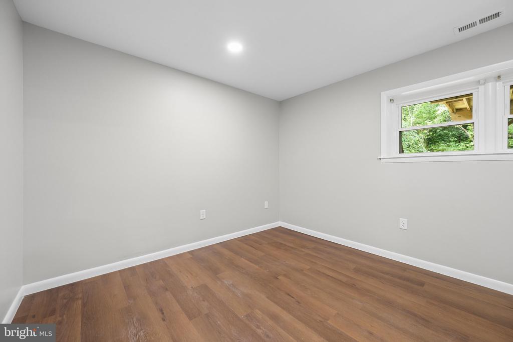 1106 ROSEMERE AVENUE