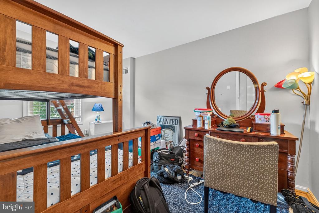 786 COLLEGE PARKWAY