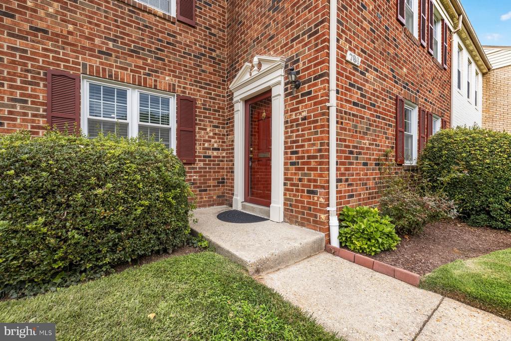 786 COLLEGE PARKWAY