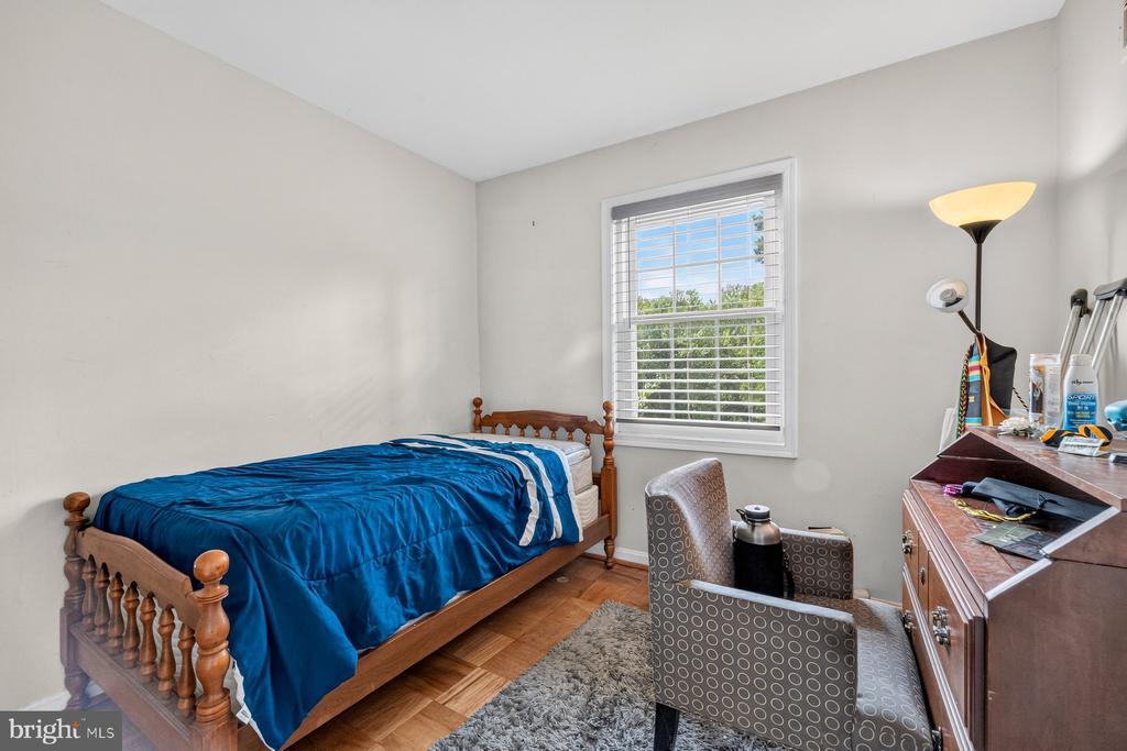 786 COLLEGE PARKWAY