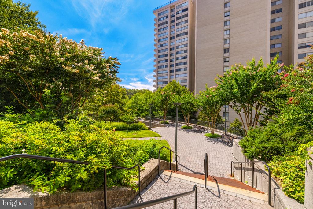 4515 WILLARD AVENUE Unit: 509S