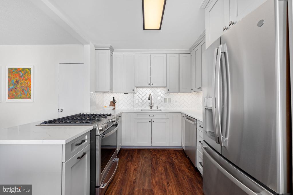 4515 WILLARD AVENUE Unit: 509S