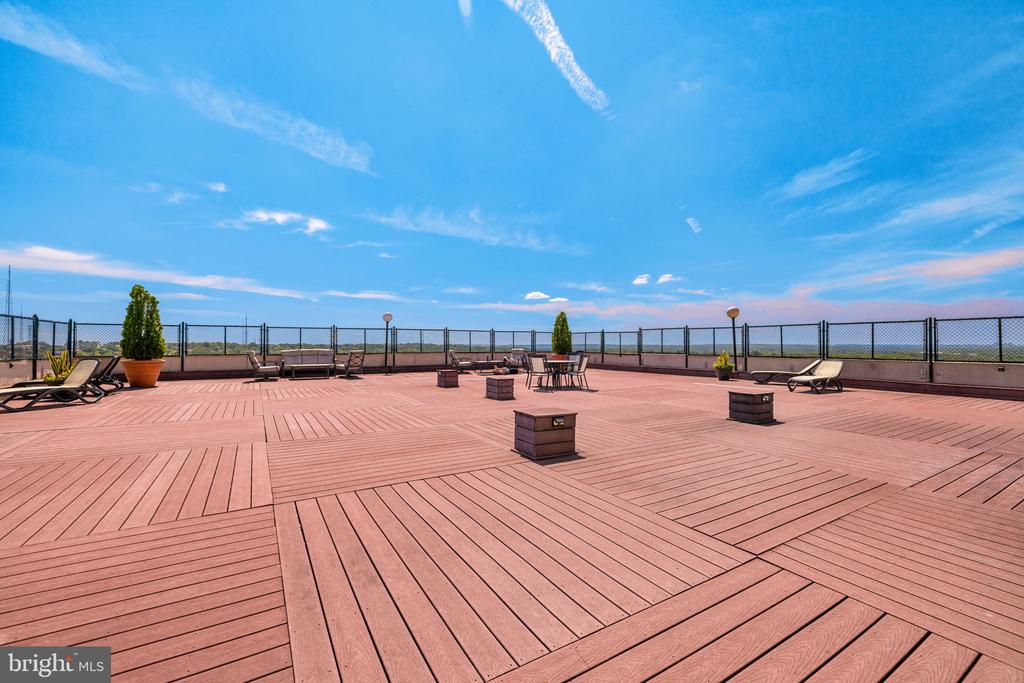 4515 WILLARD AVENUE Unit: 509S