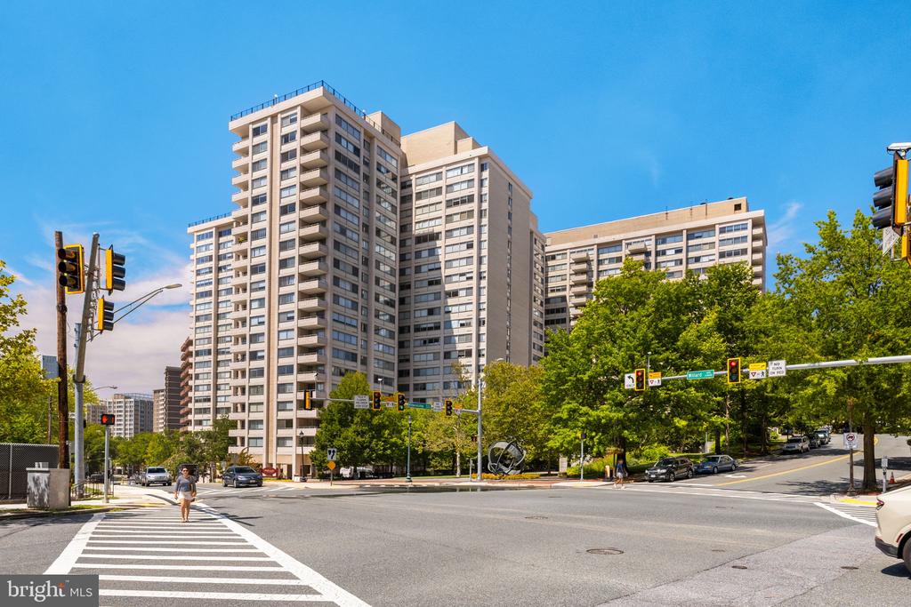4515 WILLARD AVENUE Unit: 509S