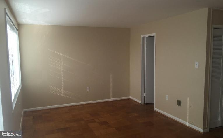 10201 GROSVENOR PLACE Unit: 1123