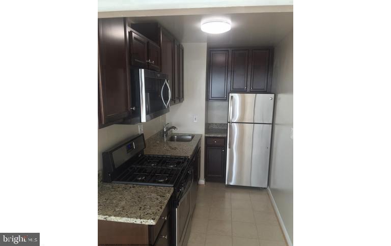 10201 GROSVENOR PLACE Unit: 1123