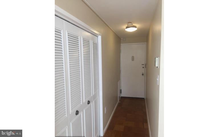 10201 GROSVENOR PLACE Unit: 1123