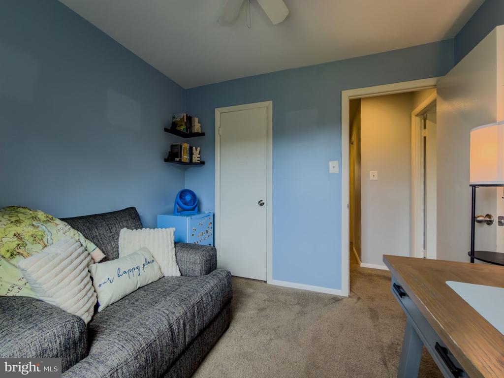 9593 WHITE PILLAR TERRACE