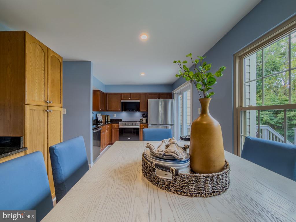 9593 WHITE PILLAR TERRACE