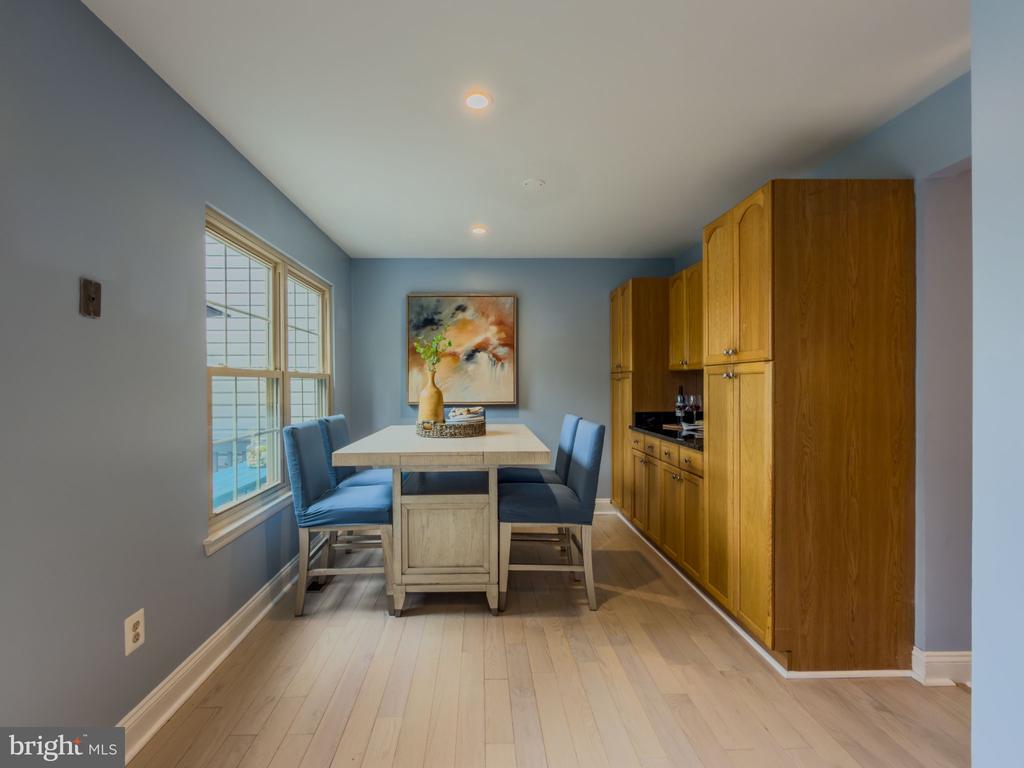 9593 WHITE PILLAR TERRACE
