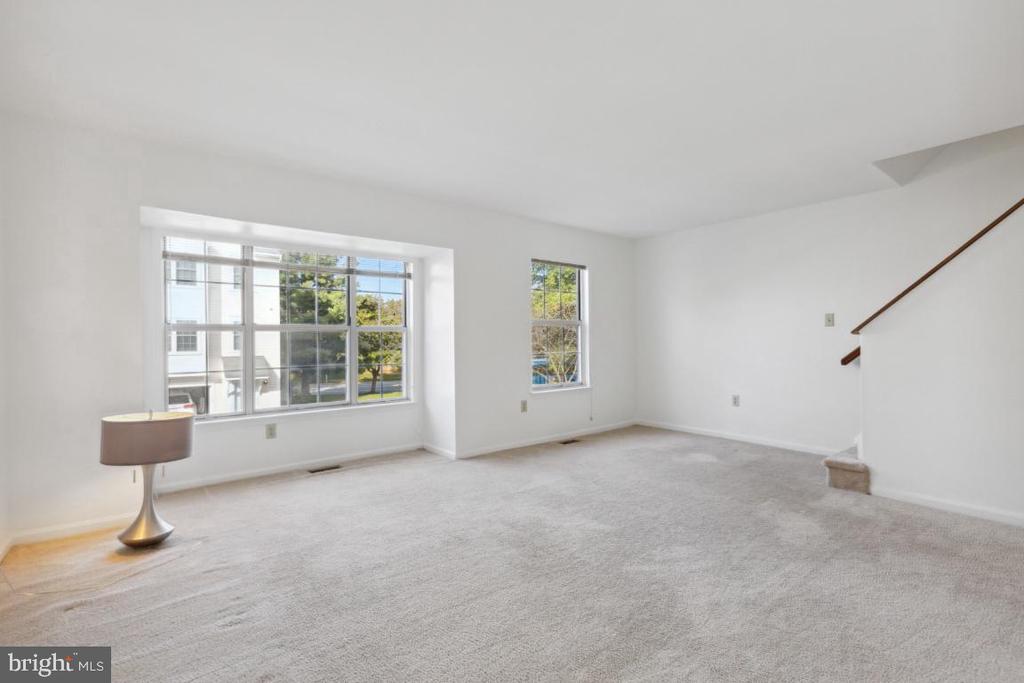 18221 FOX CHASE CIRCLE