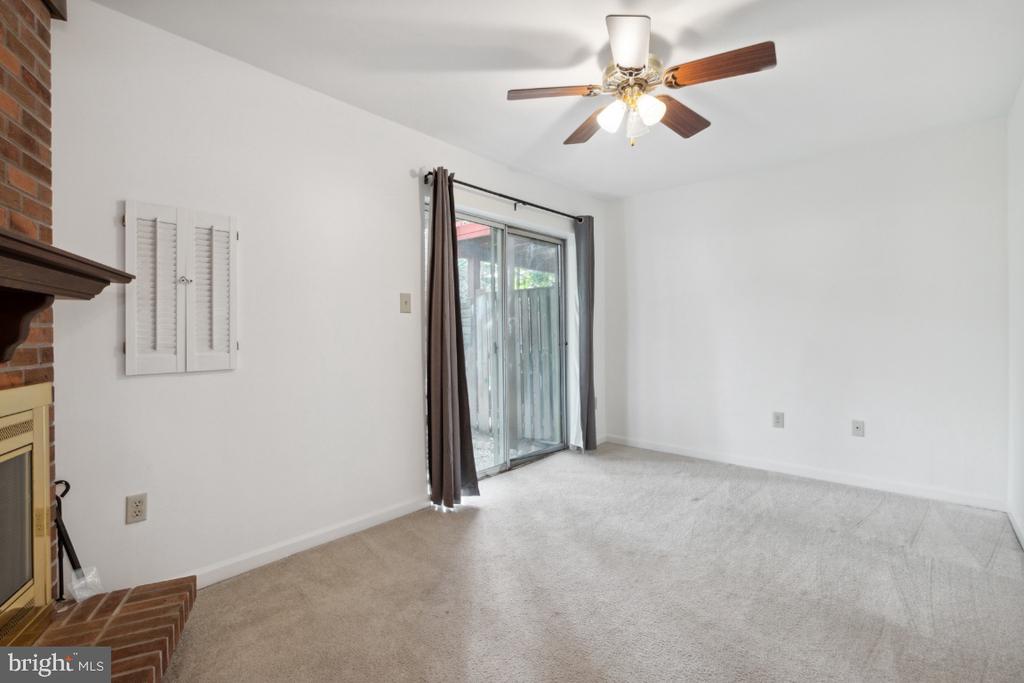 18221 FOX CHASE CIRCLE