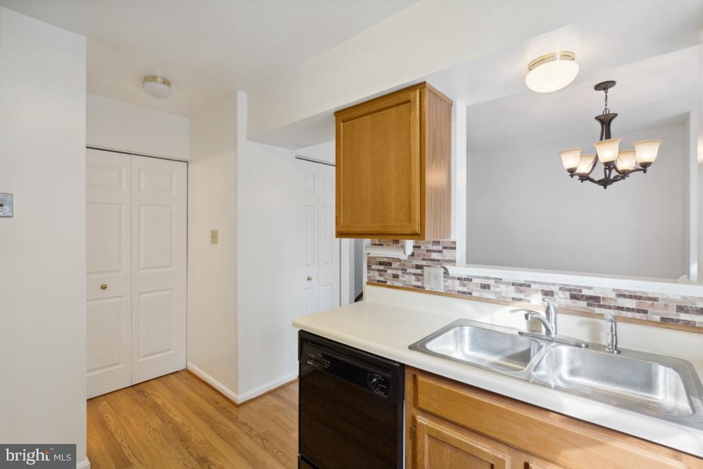18221 FOX CHASE CIRCLE