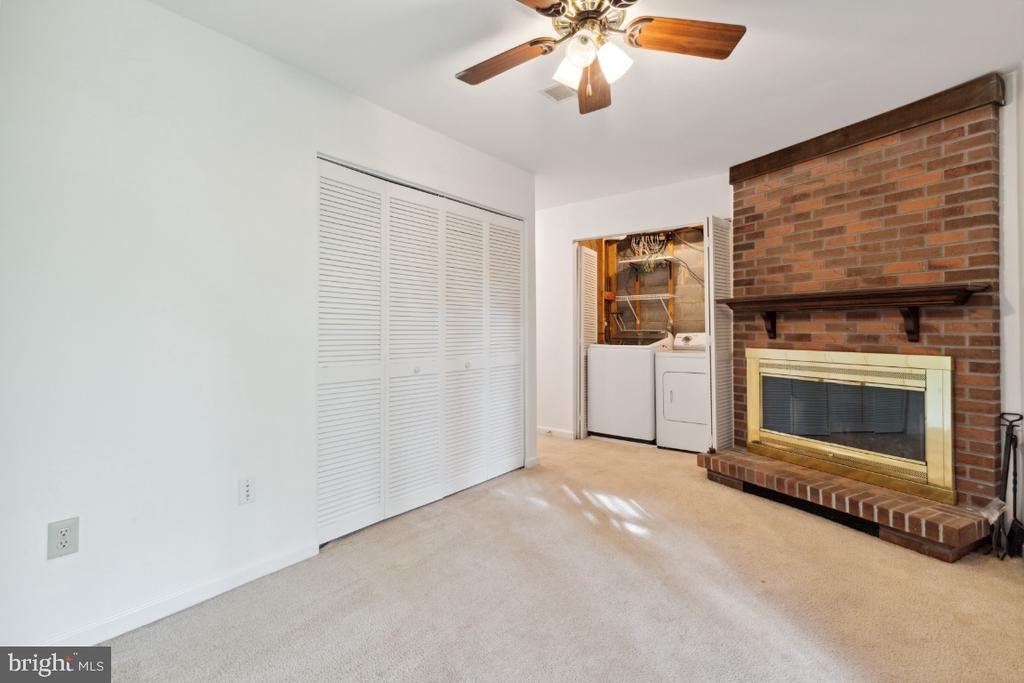 18221 FOX CHASE CIRCLE