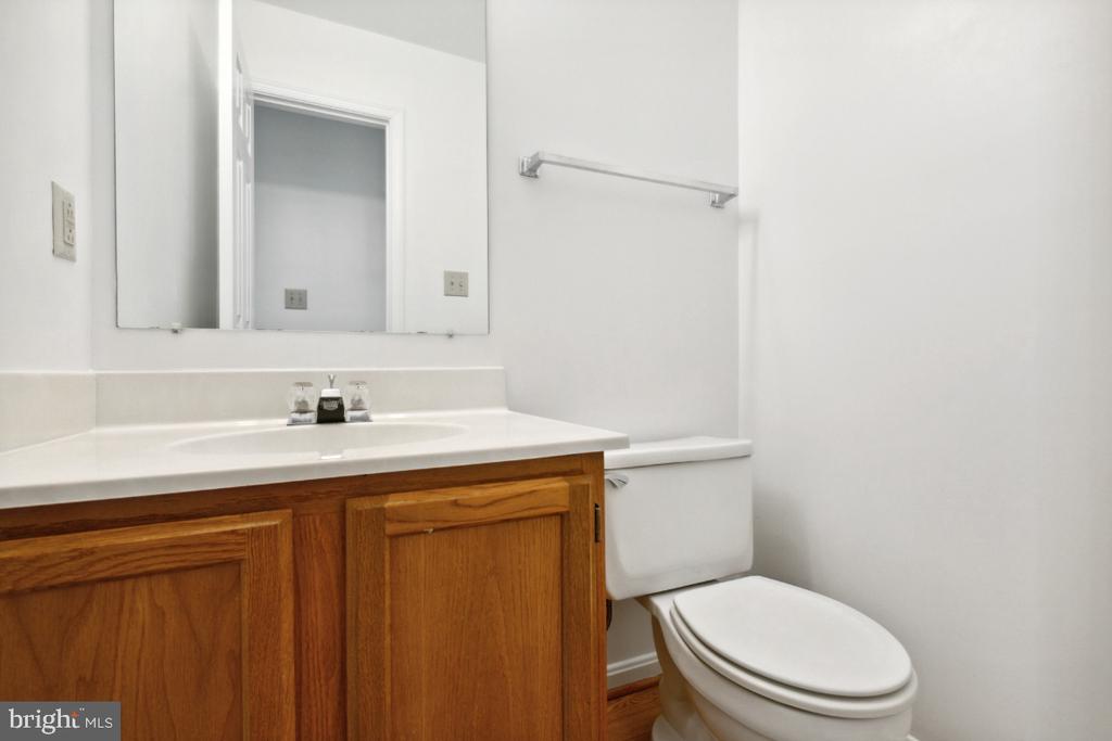 18221 FOX CHASE CIRCLE
