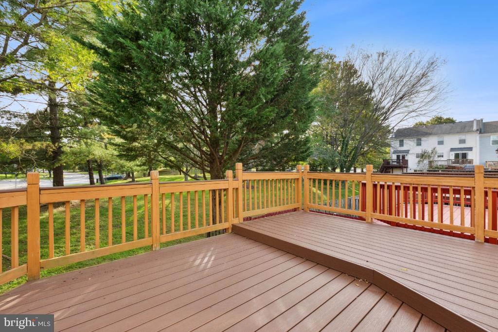 18221 FOX CHASE CIRCLE