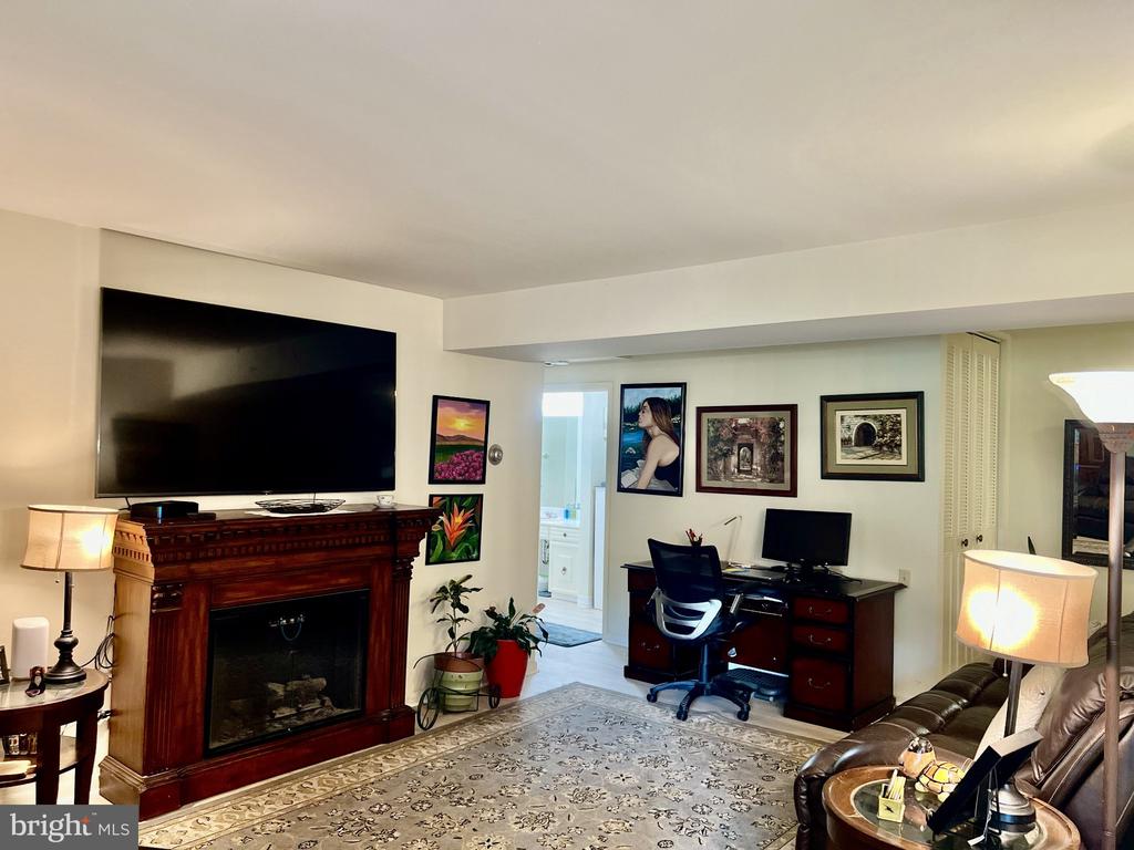 3386 CHISWICK Unit: 50-1A