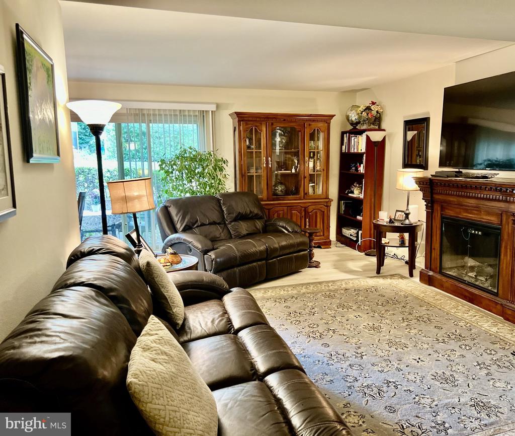 3386 CHISWICK Unit: 50-1A
