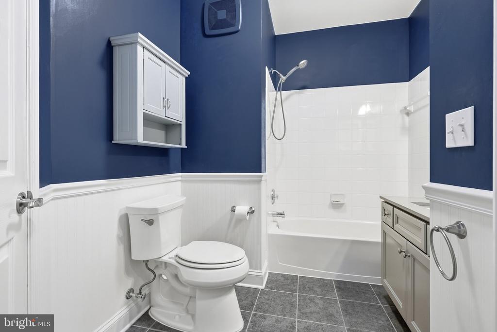 3825 DOC BERLIN DRIVE Unit: 22