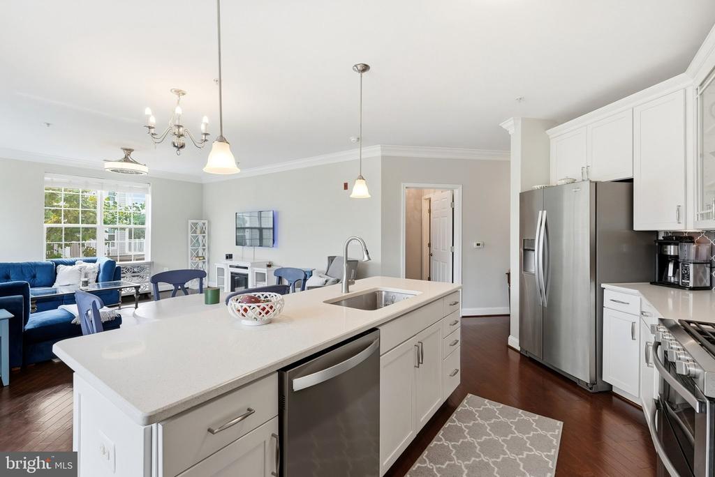 3825 DOC BERLIN DRIVE Unit: 22