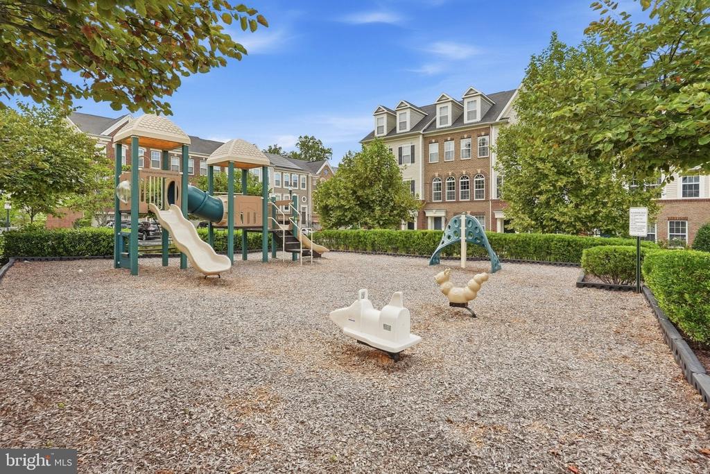 3825 DOC BERLIN DRIVE Unit: 22