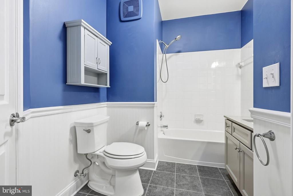 3825 DOC BERLIN DRIVE Unit: 22