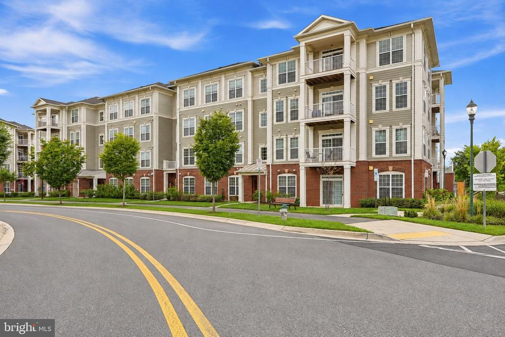 3825 DOC BERLIN DRIVE Unit: 22
