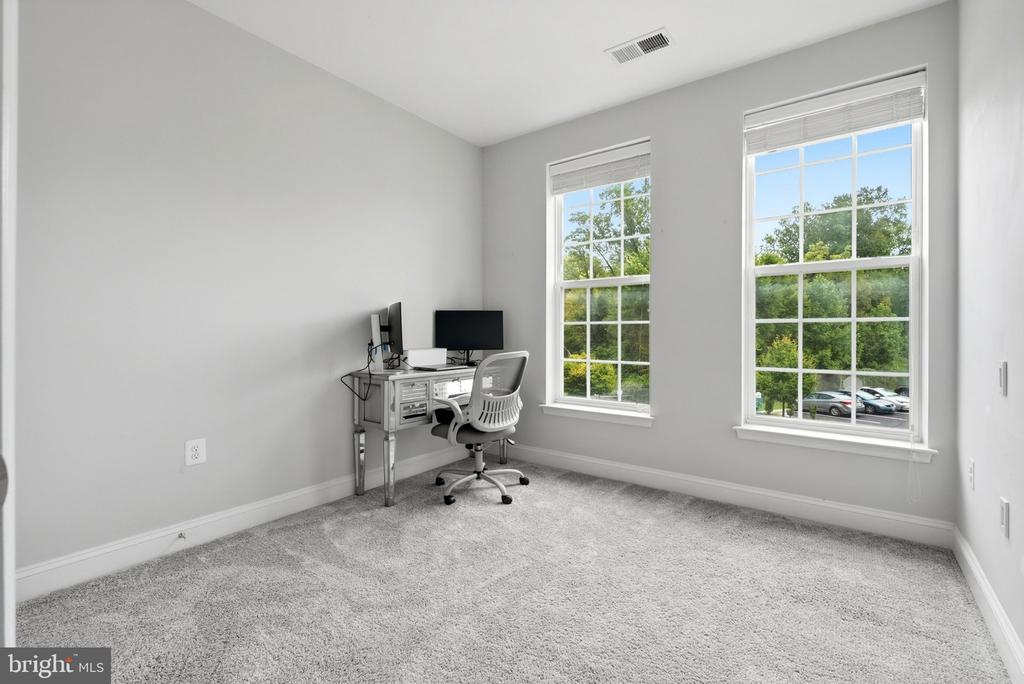3825 DOC BERLIN DRIVE Unit: 22