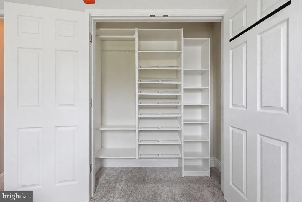 3825 DOC BERLIN DRIVE Unit: 22