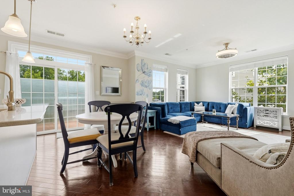 3825 DOC BERLIN DRIVE Unit: 22