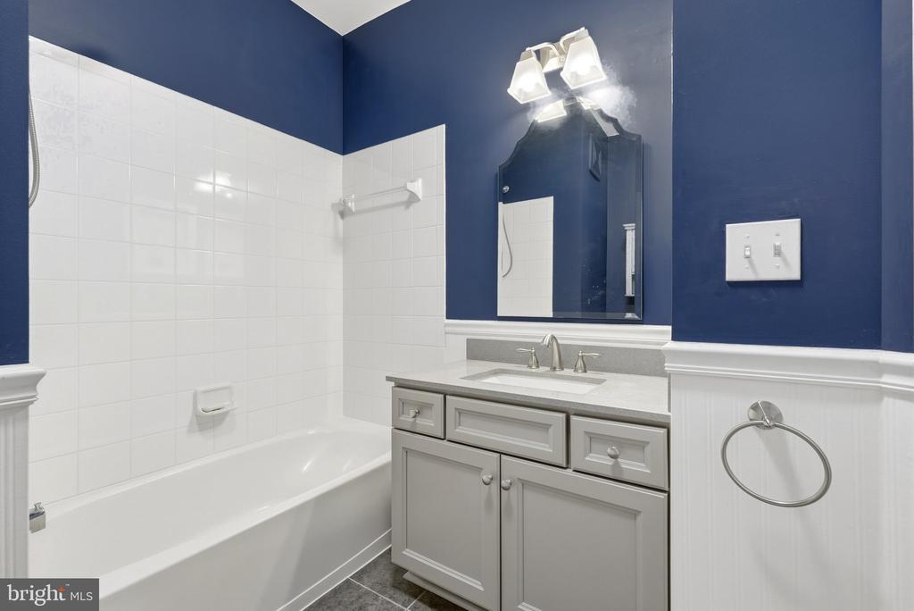 3825 DOC BERLIN DRIVE Unit: 22