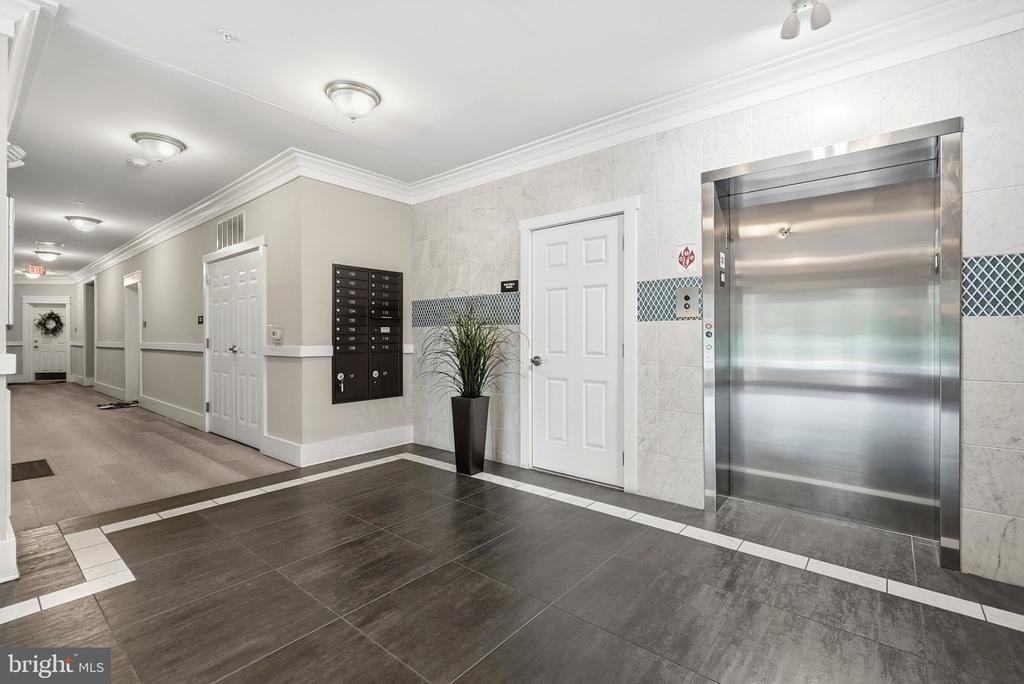 3825 DOC BERLIN DRIVE Unit: 22