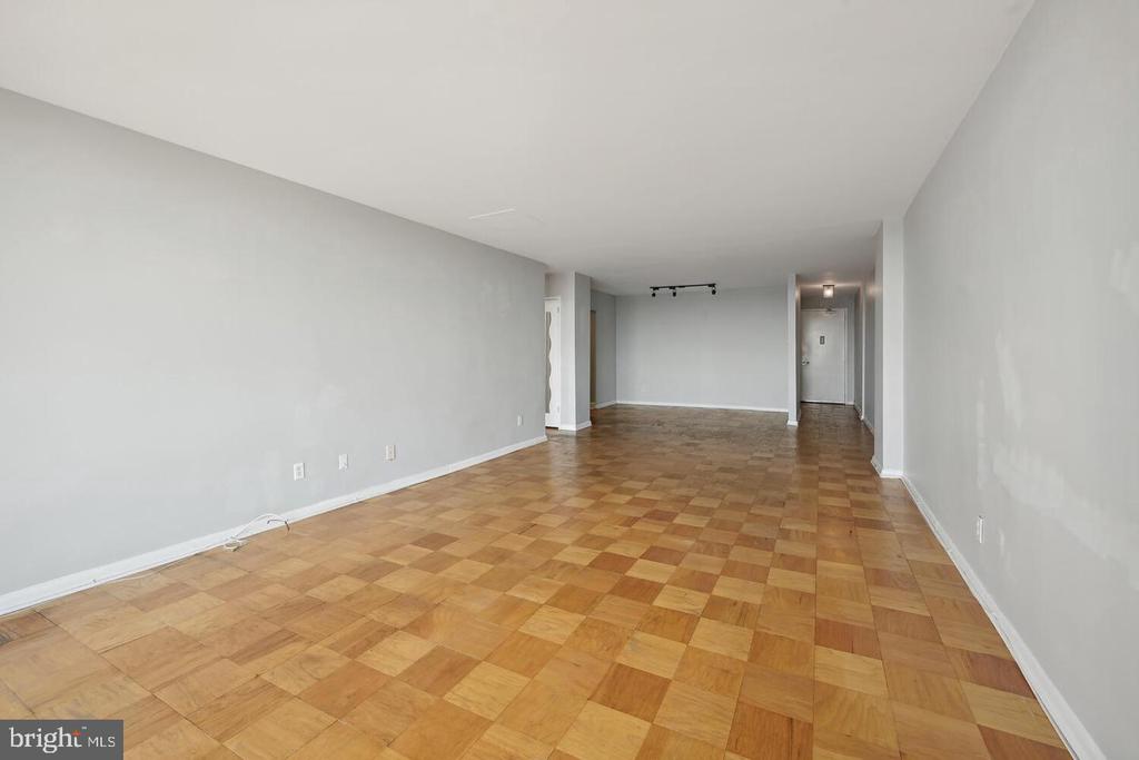 5101 RIVER ROAD W Unit: 1912