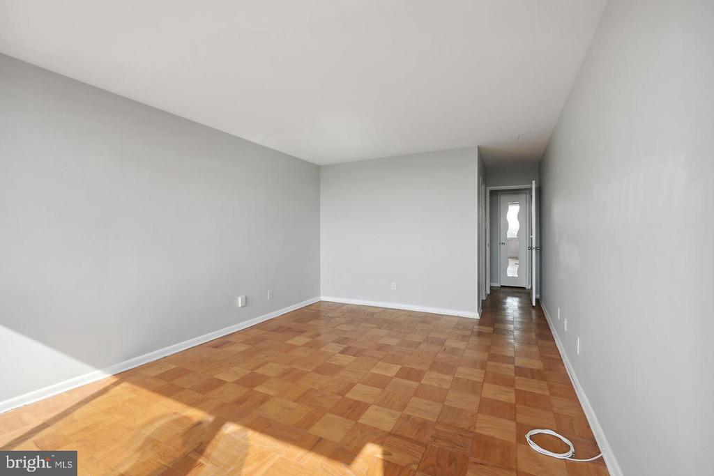5101 RIVER ROAD W Unit: 1912