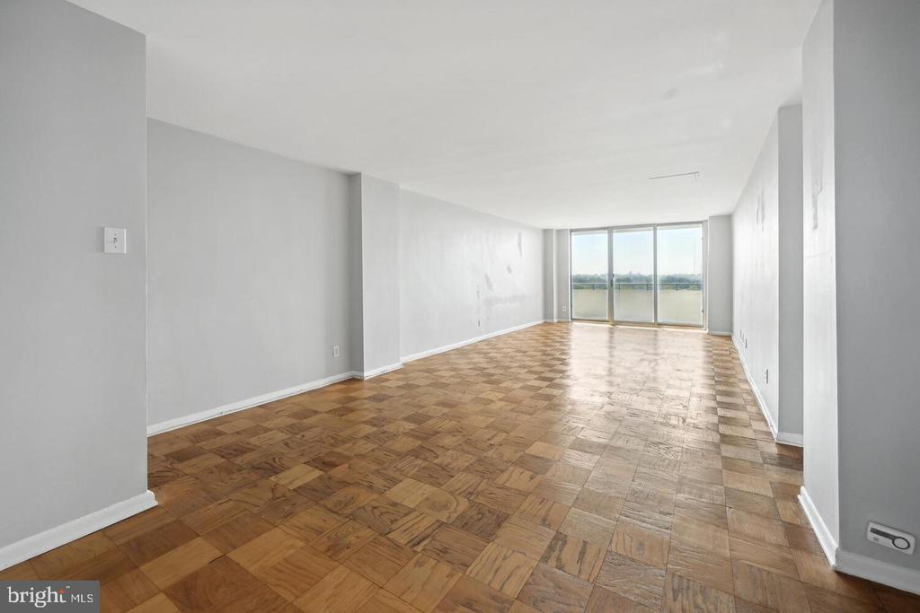 5101 RIVER ROAD W Unit: 1912