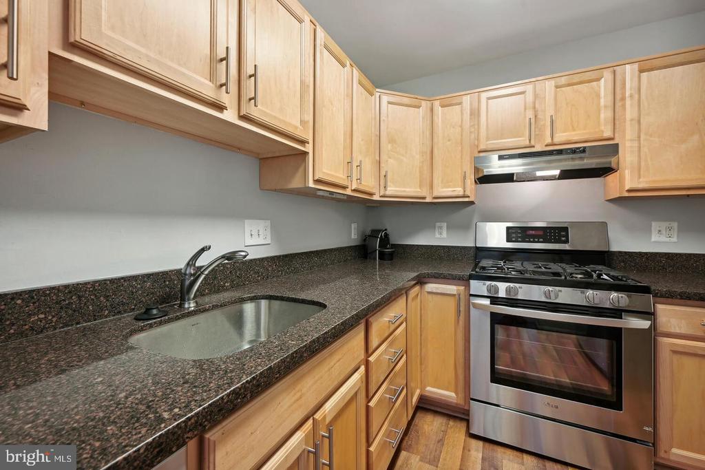 5101 RIVER ROAD W Unit: 1912