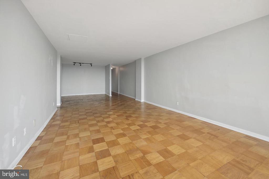 5101 RIVER ROAD W Unit: 1912