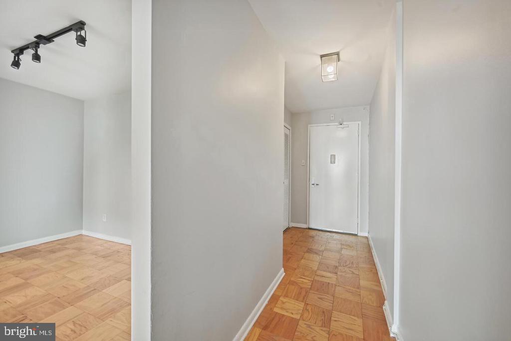 5101 RIVER ROAD W Unit: 1912