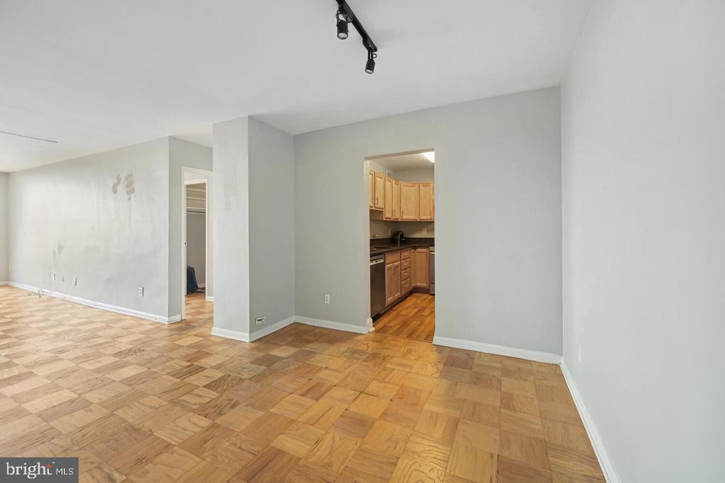 5101 RIVER ROAD W Unit: 1912