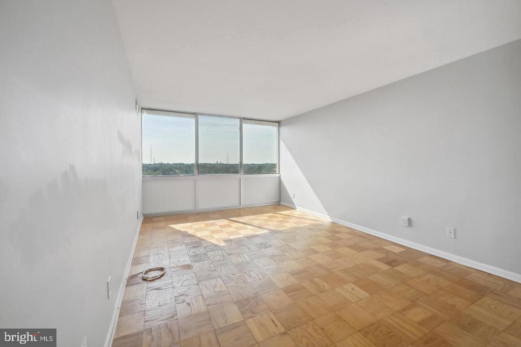 5101 RIVER ROAD W Unit: 1912